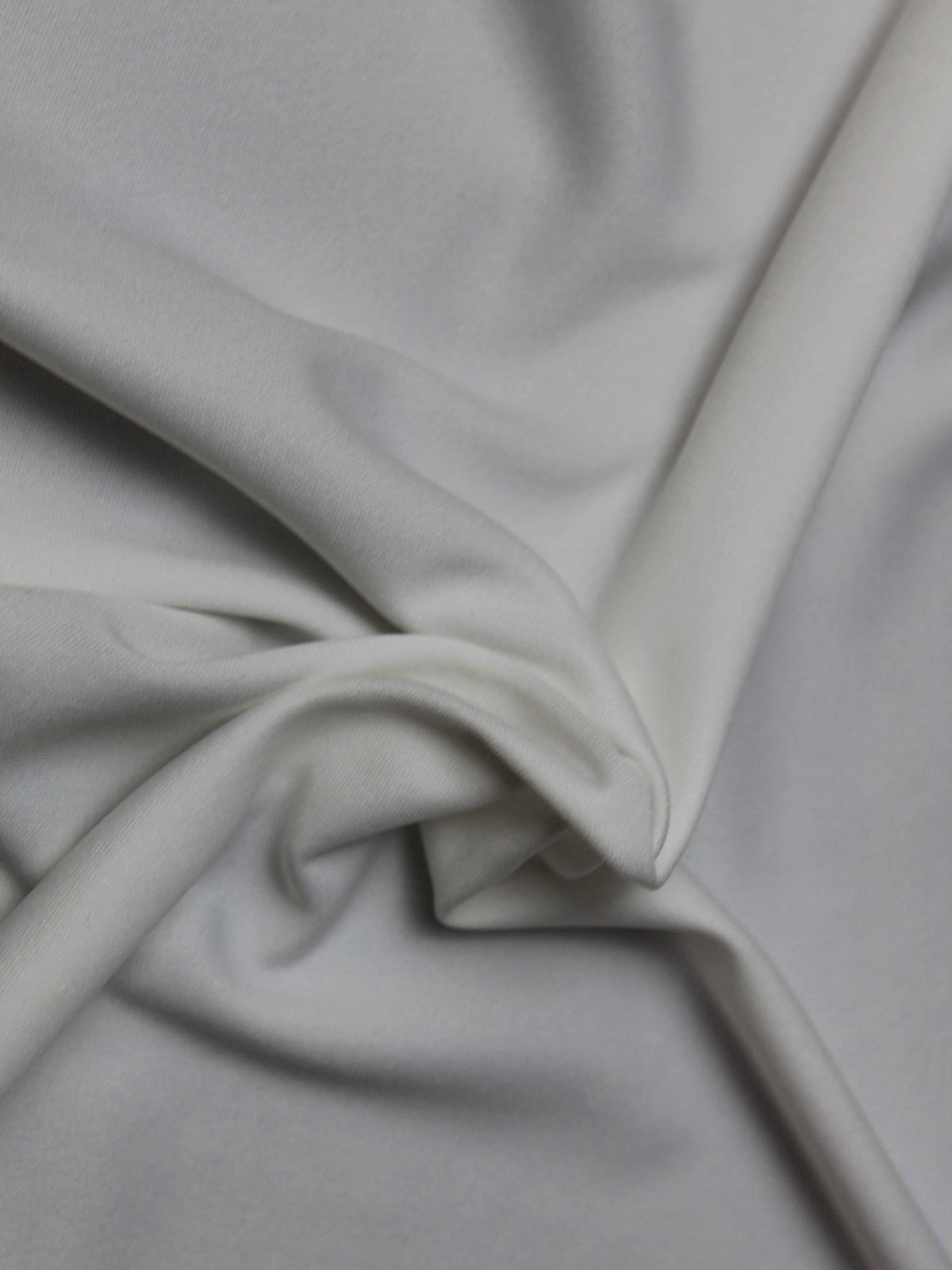 Elfenbeinfarbener Strickjersey - P65