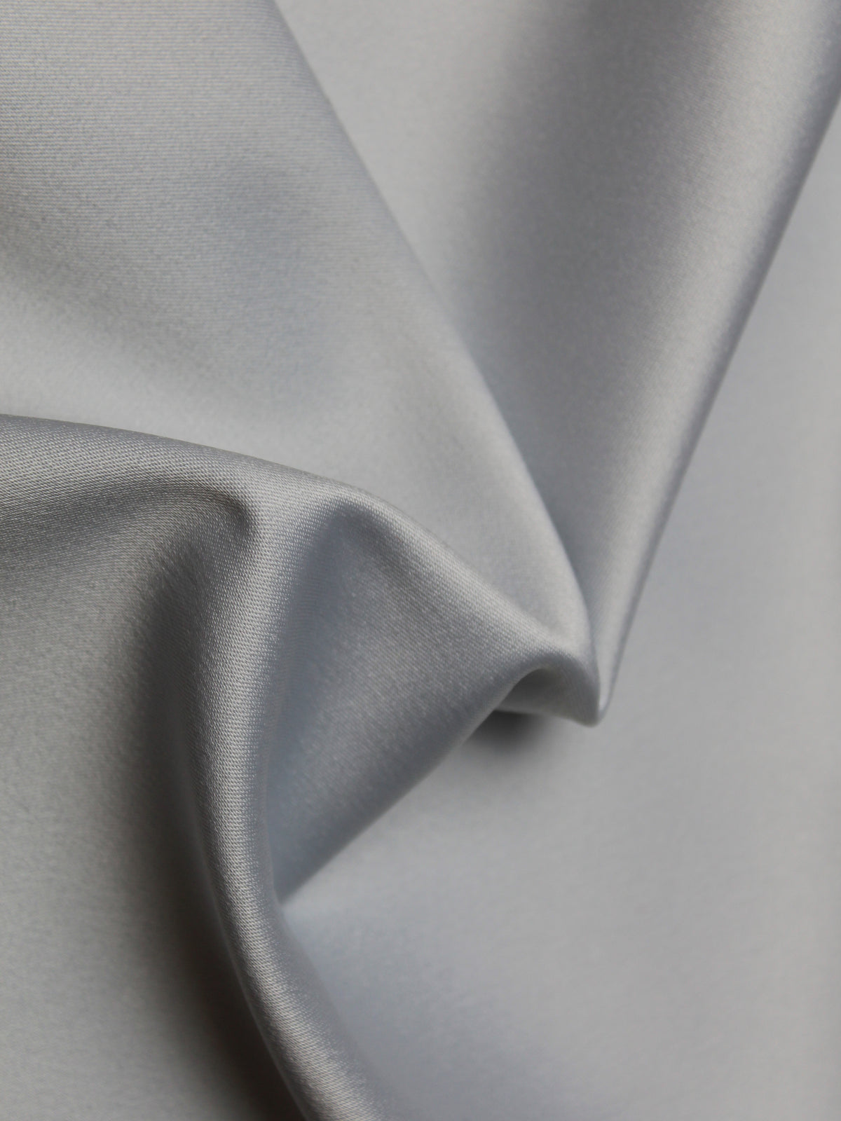 Silbernes Polyester-Lycra-Duchess-Satin - P83