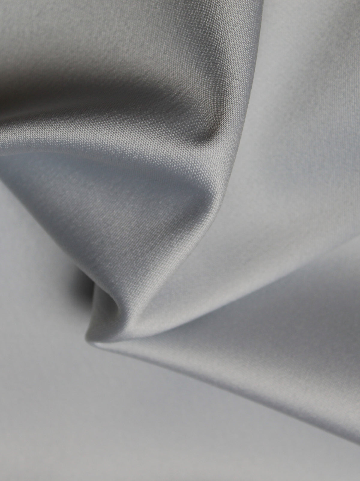 Silbernes Polyester-Lycra-Duchess-Satin - P83