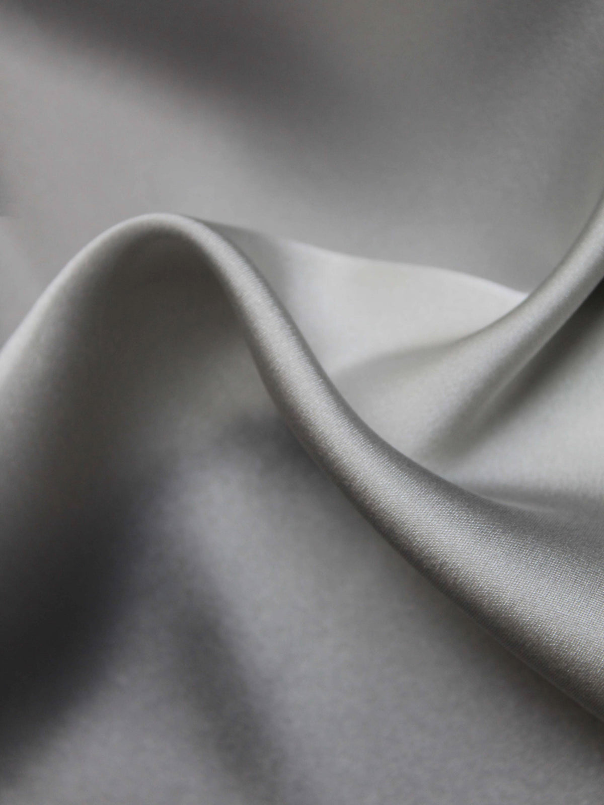 Hellelfenbeinfarbener Stretch-Satin - PB1006