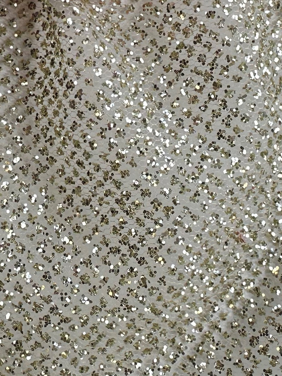 Blassgoldener Glitzertüll – Glänzend