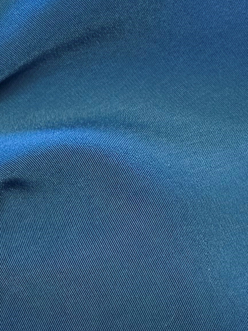 Leichter petrolblauer Polyester-Satin – Jamaika