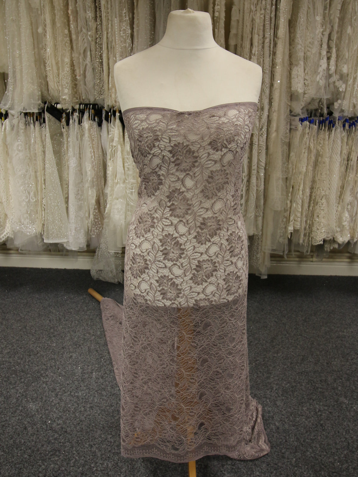 Zinngraue Kordelspitze – Sinead