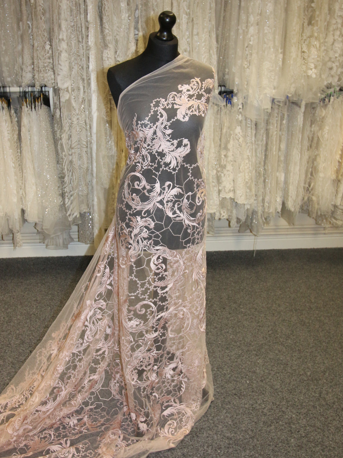 Rosa Stickereispitze - Sortil