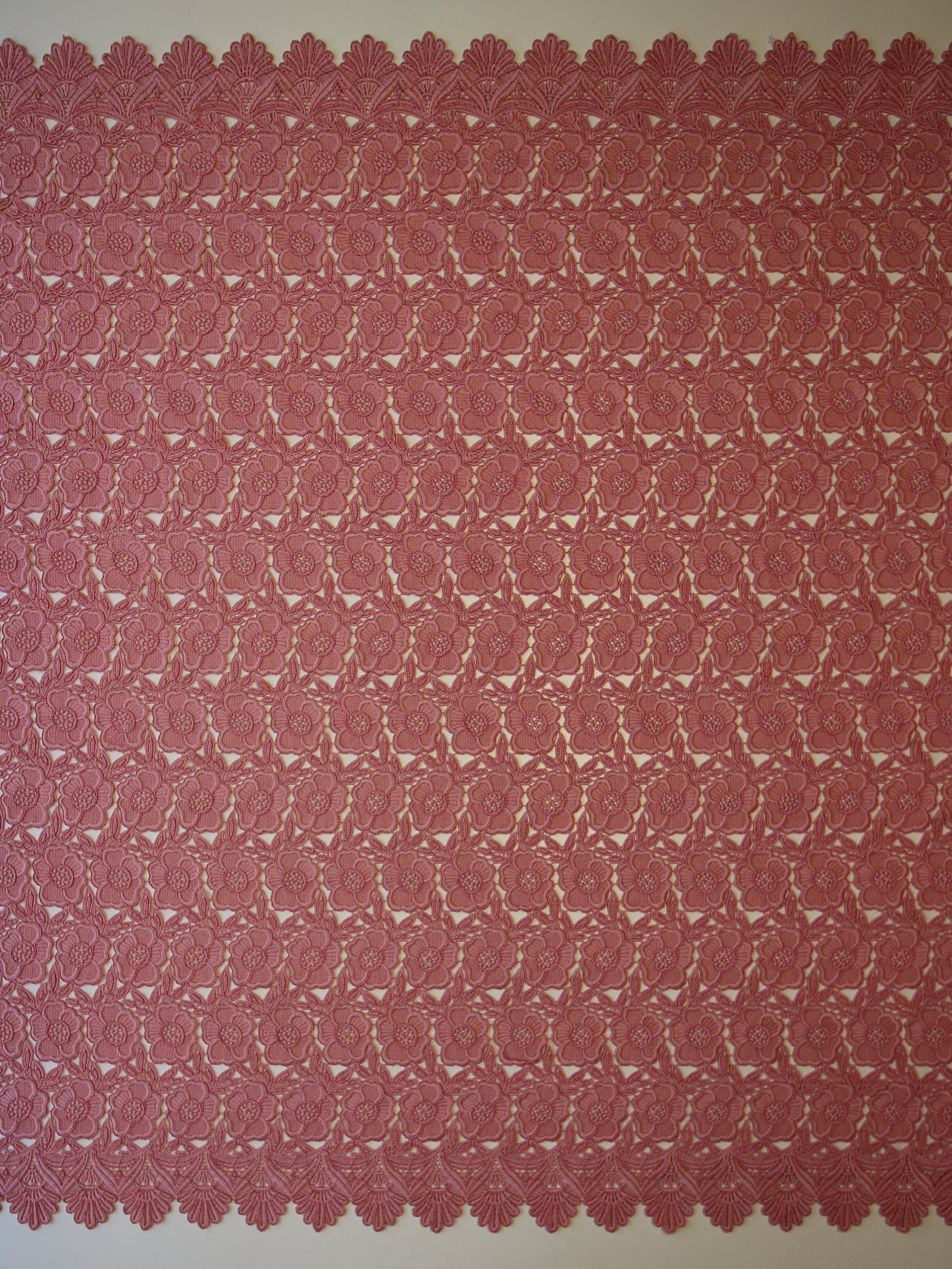 Rosa Guipure-Spitze – Tommi