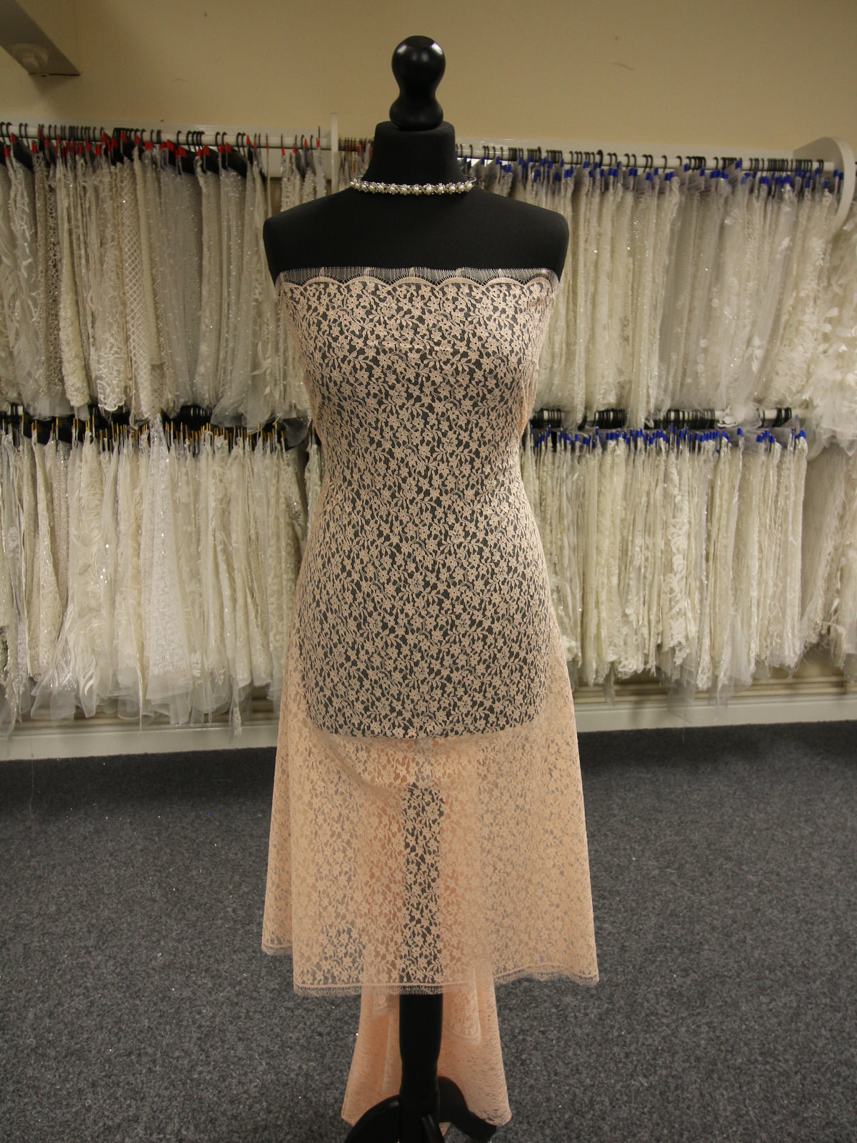 Rosa Chantilly-Spitze – Solange