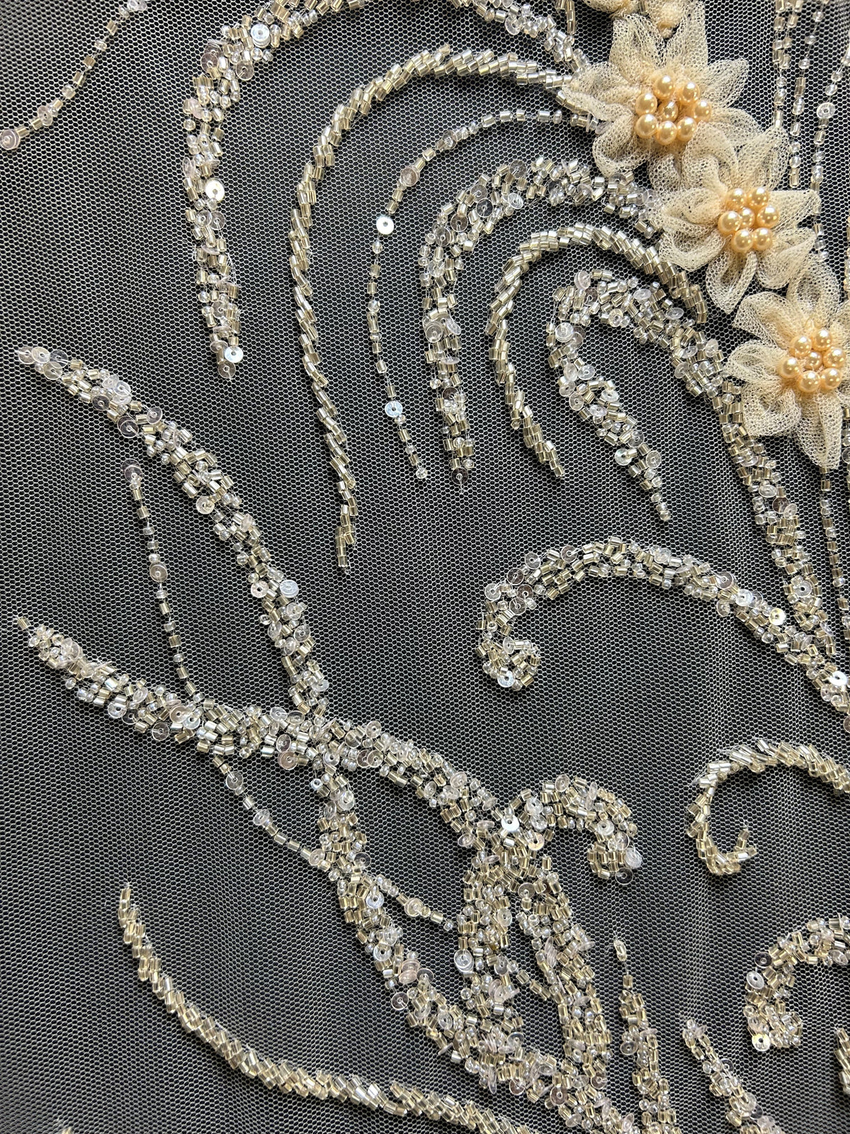 Champagnerfarbene Perlenspitze – Rassinda