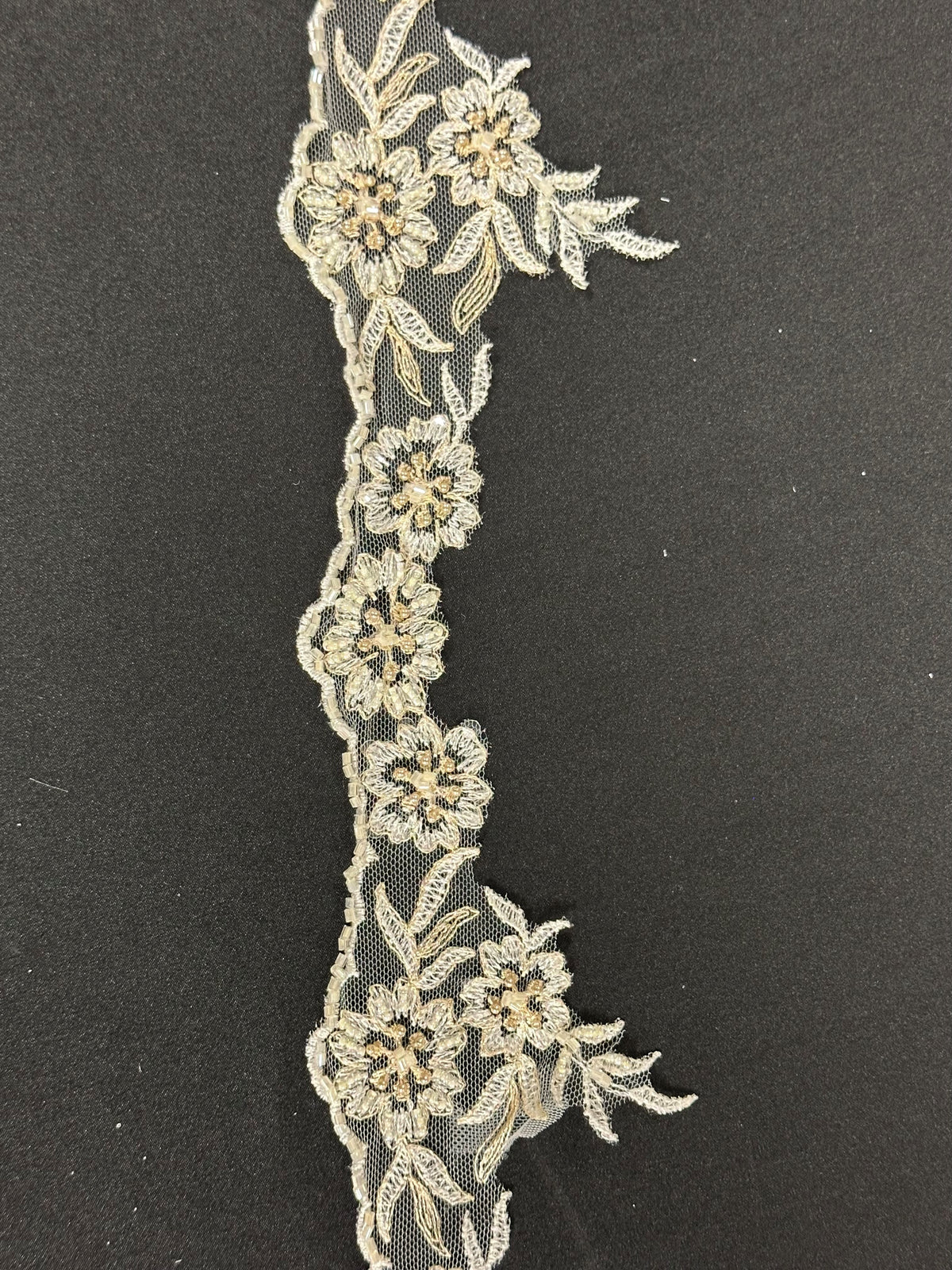 Elfenbeinfarbene Perlenspitzenborte - Riese