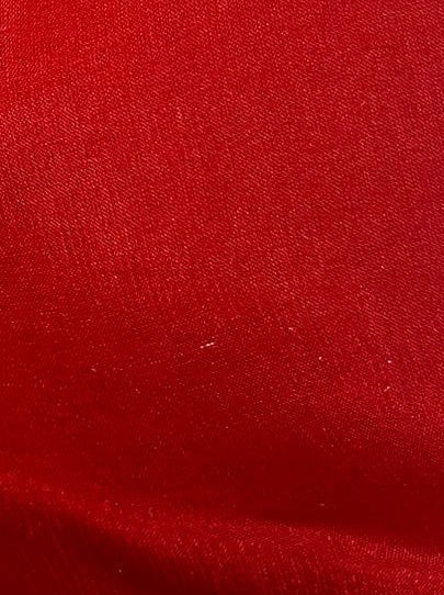 Roter Seidenchiffon – Sturm