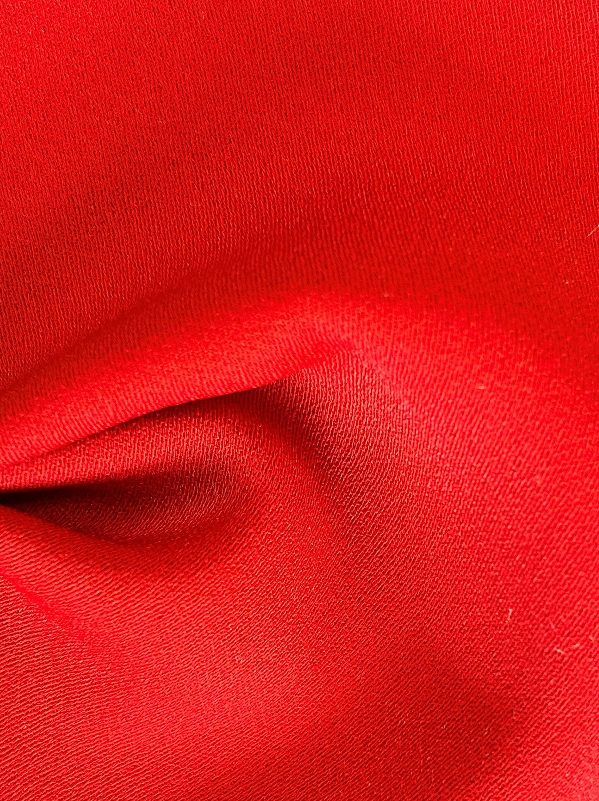 Roter Polyesterkrepp – Curiosity