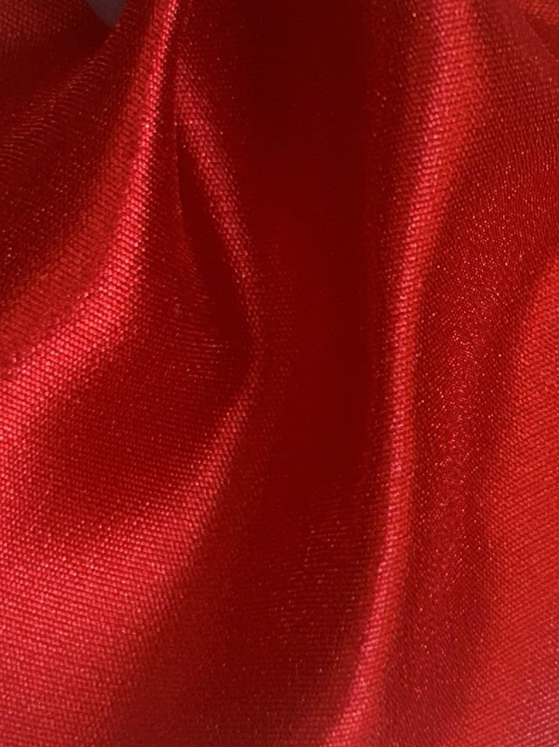 Roter Polyester-Taft – Walzer