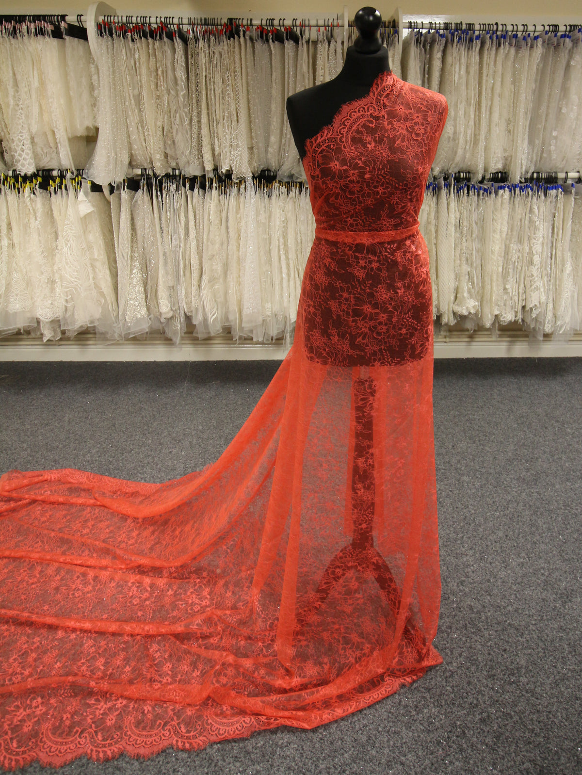 Tiefe lachsfarbene Raschelspitze – Clio