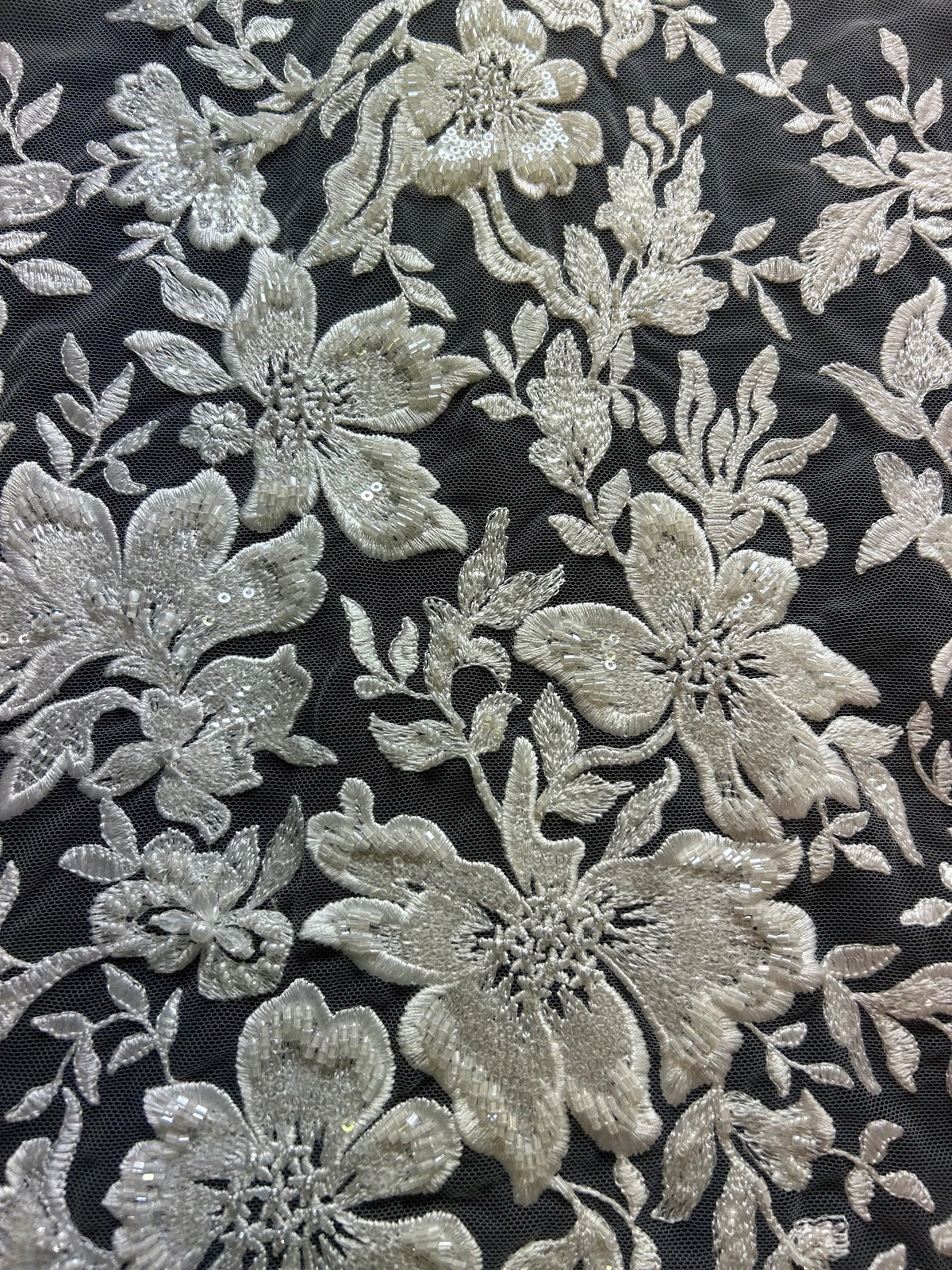 Elfenbeinfarbene Perlenspitze – Serenella