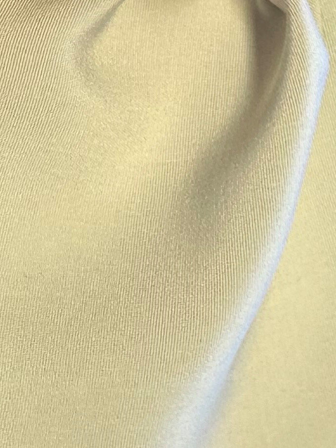 Leichter silberner Polyester-Satin – Jamaika