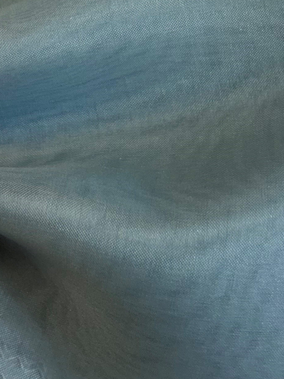 Himmelblauer Seidenorganza – Evolution
