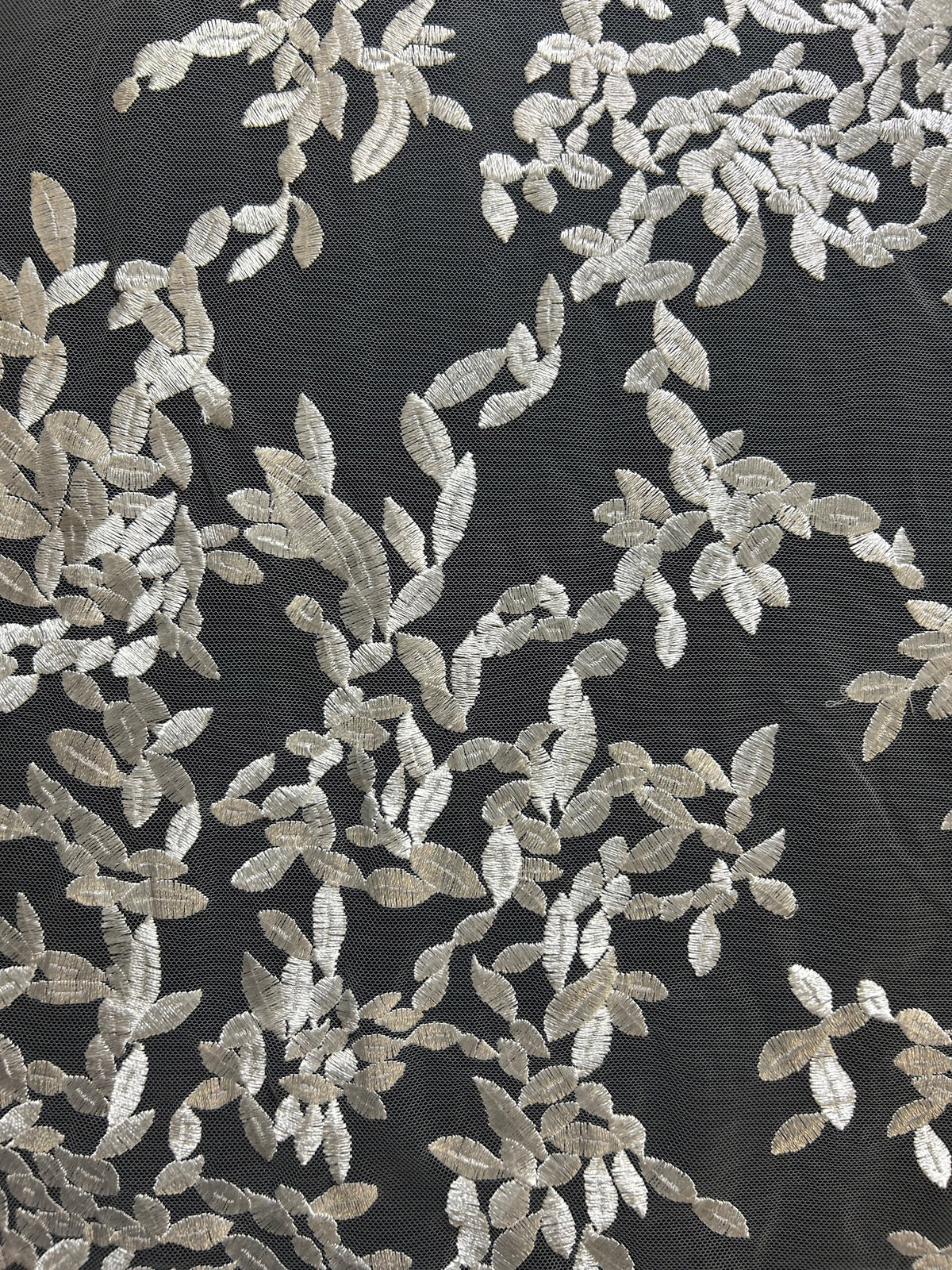 Elfenbeinfarbene bestickte Spitze – Talia