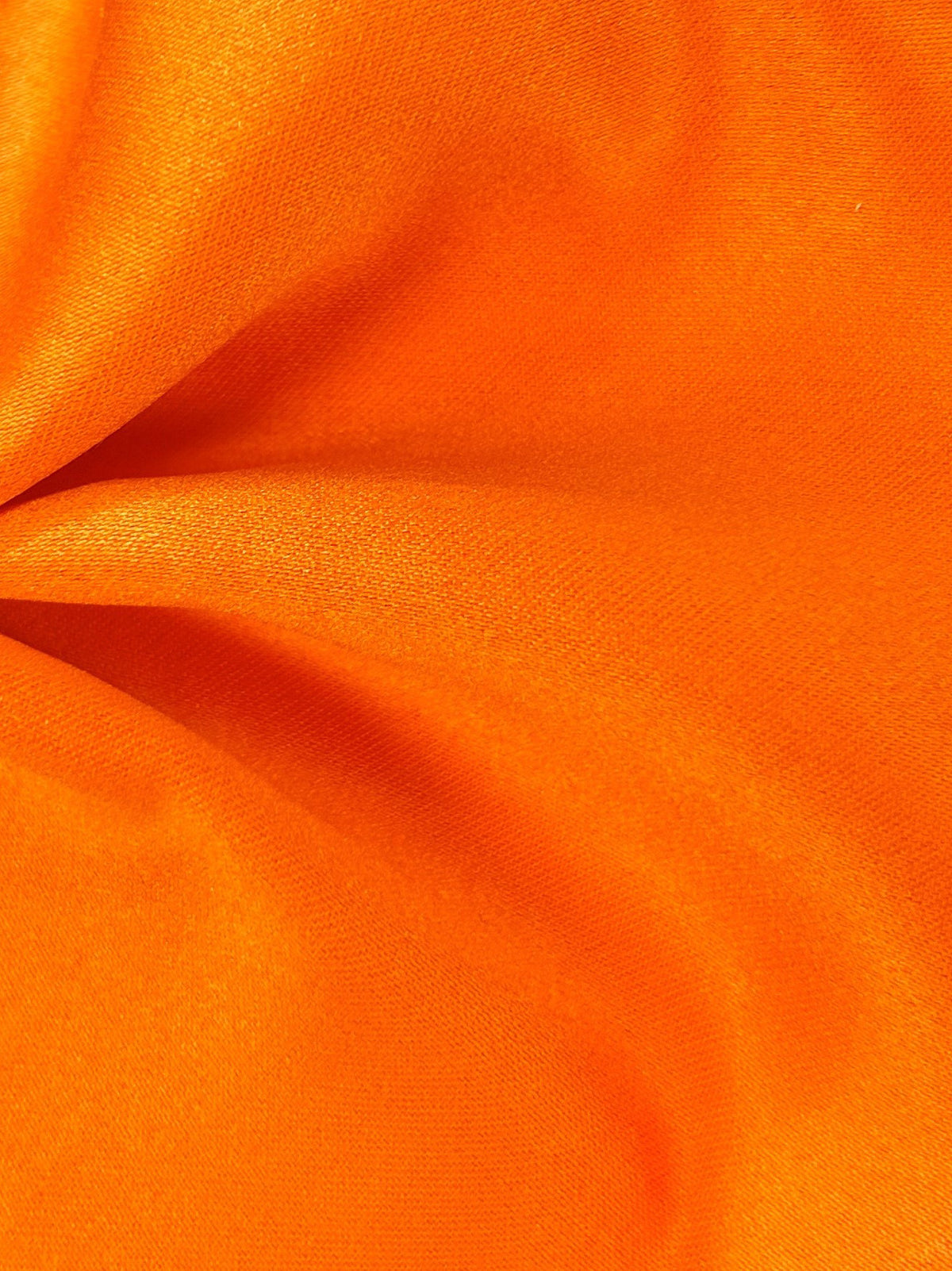 Polyester-Satin in Mandarine – Majestic