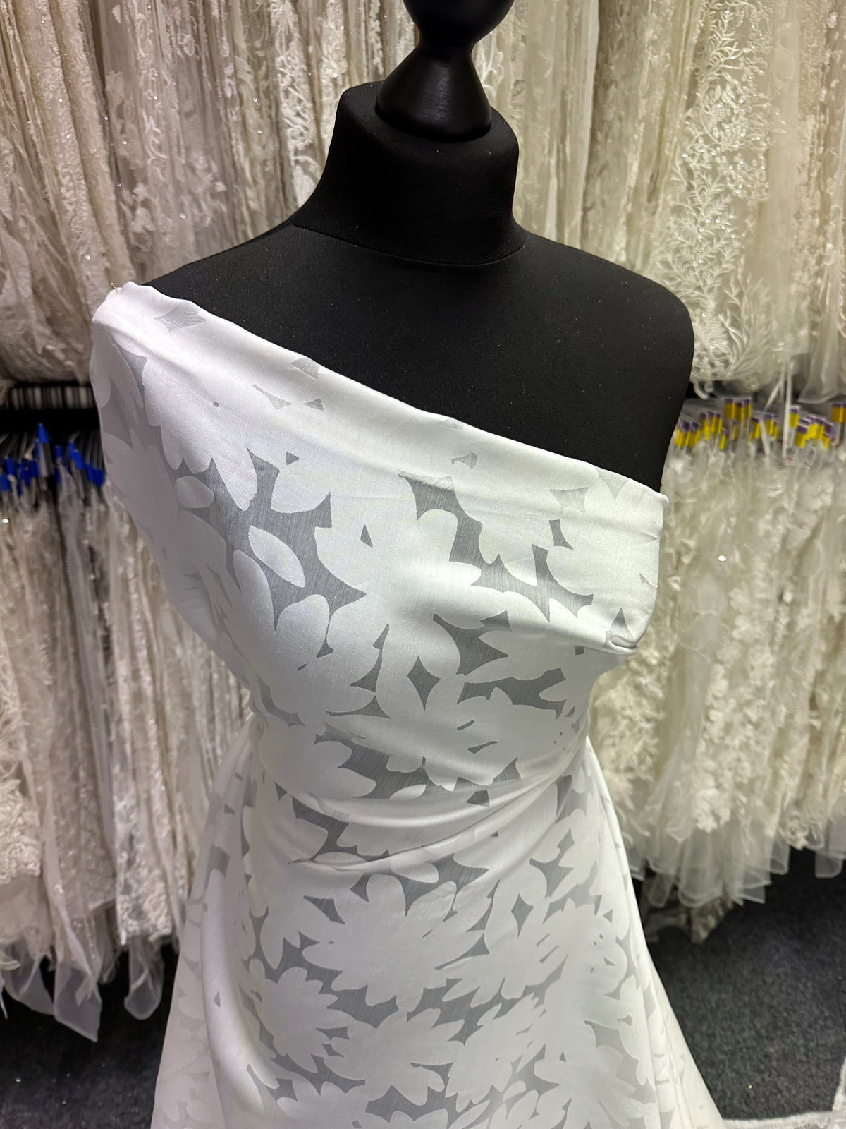 Elfenbeinfarbener Ausbrennerdruck - Venus (CF)