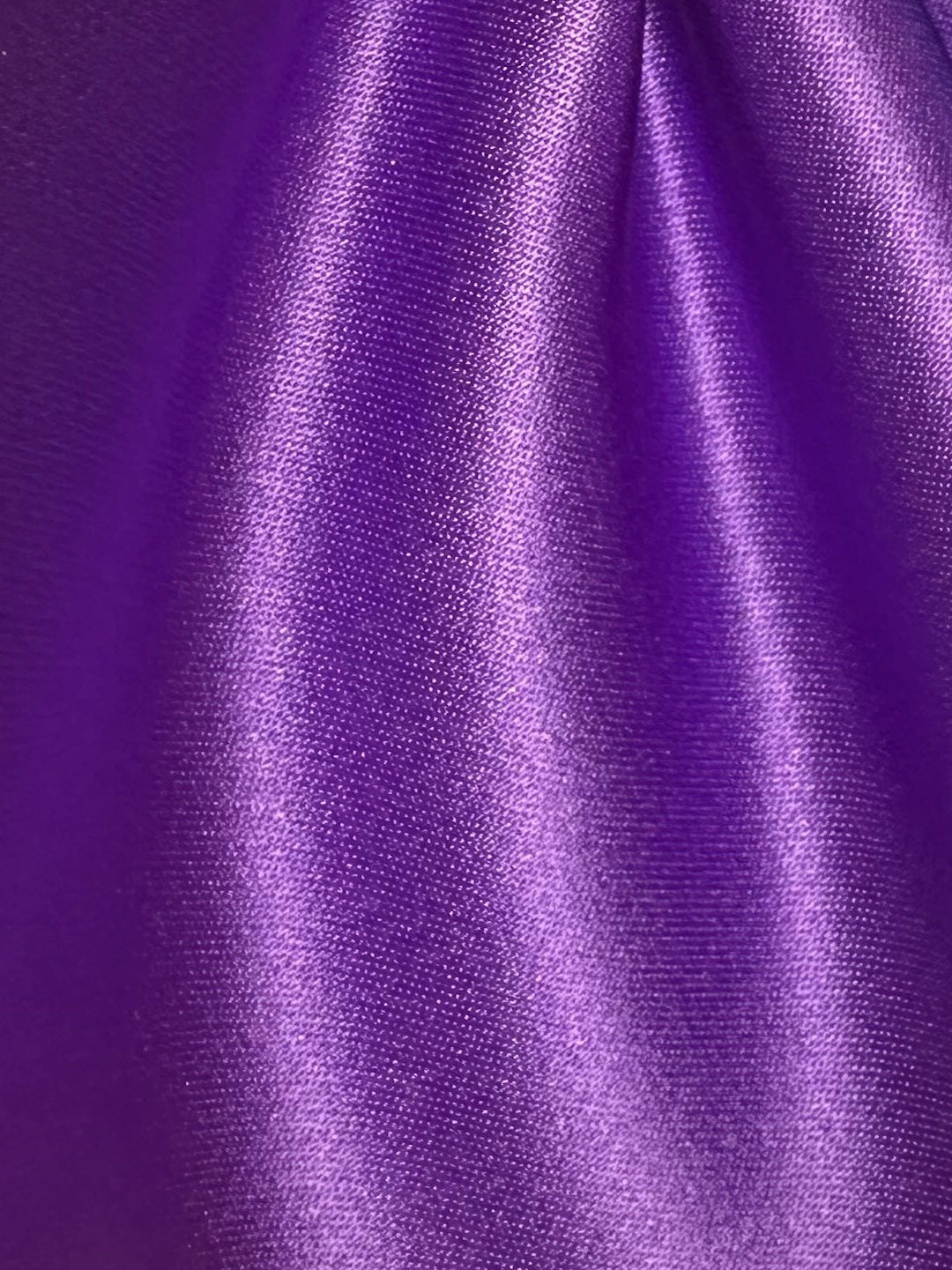 Violetter Polyestersatin – Classique