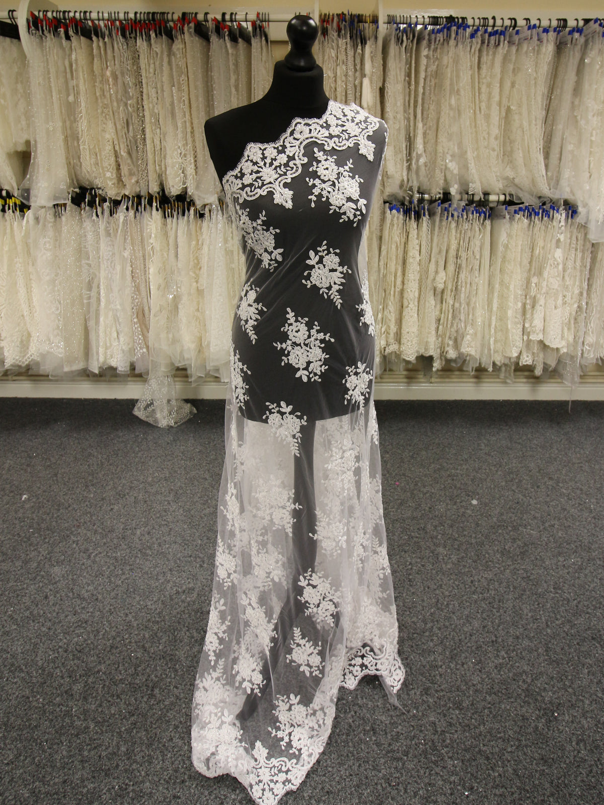 Weiße Perlenspitze – Sophia