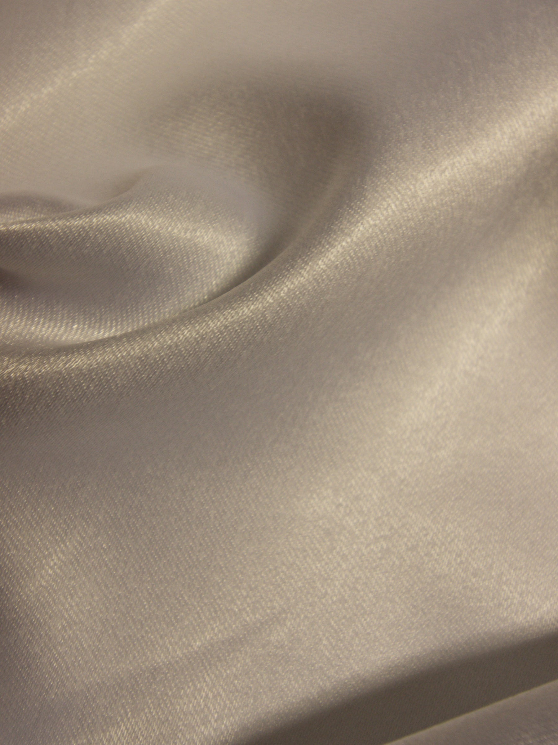 Schwerer Satin aus weißem Polyester – Succession