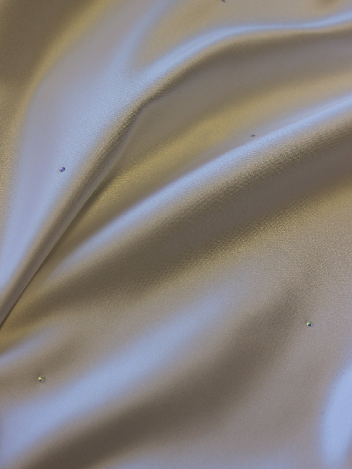 Weißer kristallisierter Duchesse-Satin - Detachment