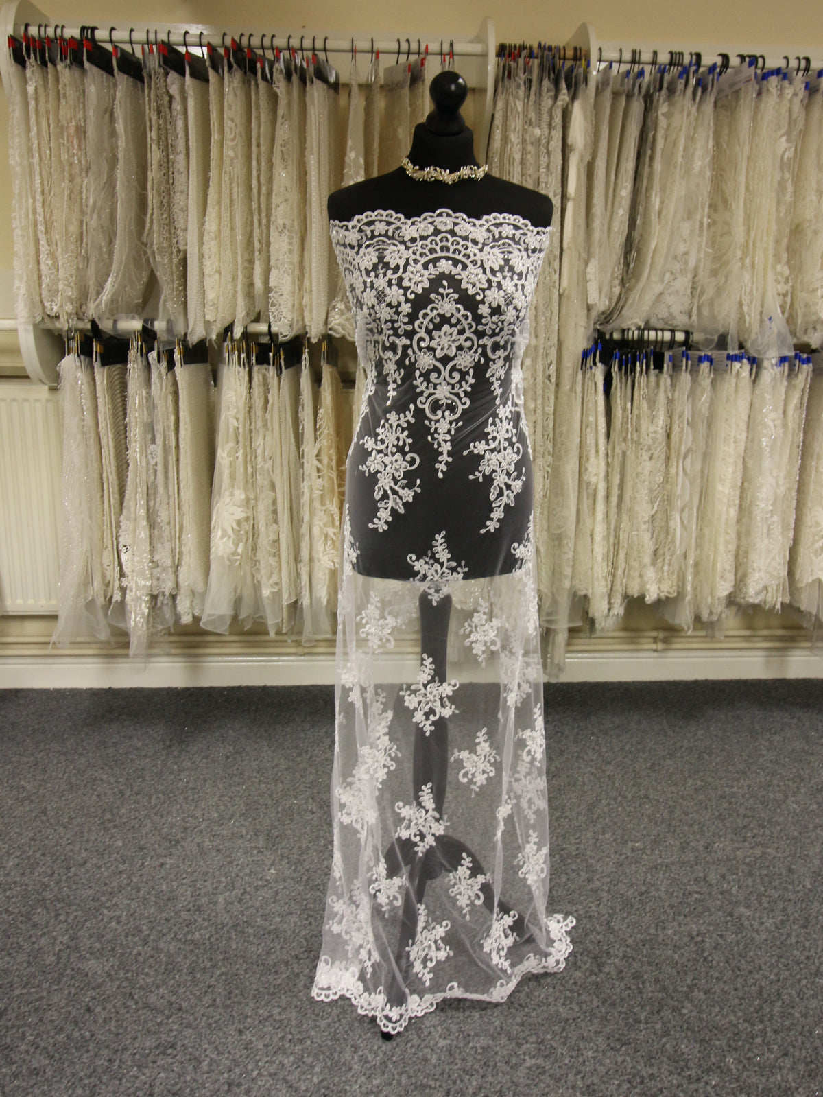 Weiße Perlenspitze – Alexandra