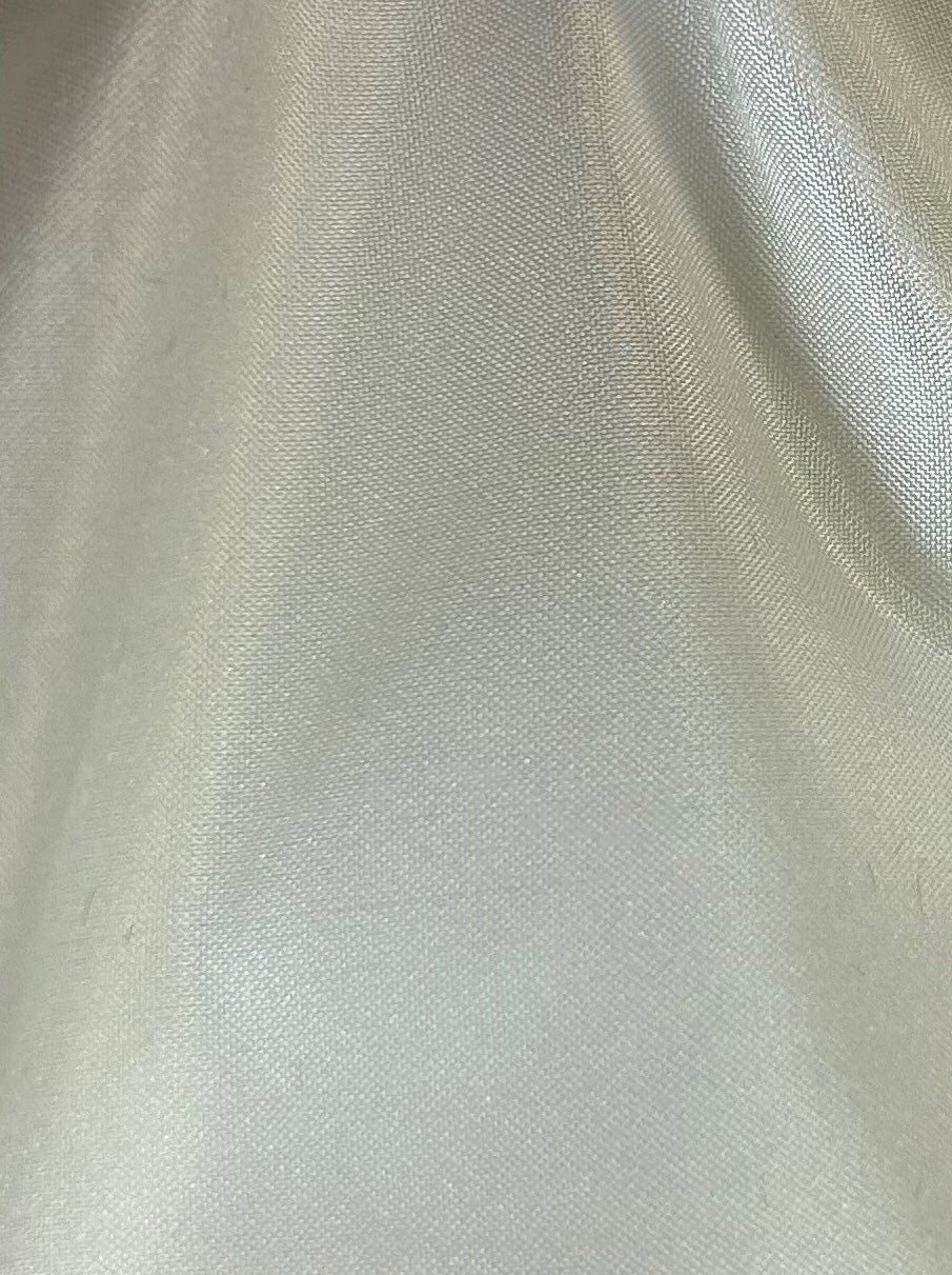 Weißer Seidentaft – Debutante