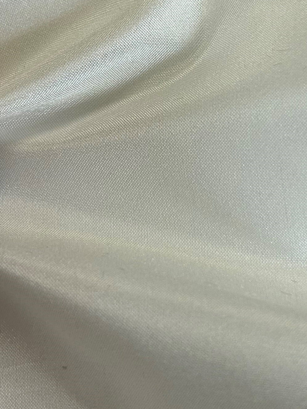 Weißer Seidentaft – Debutante
