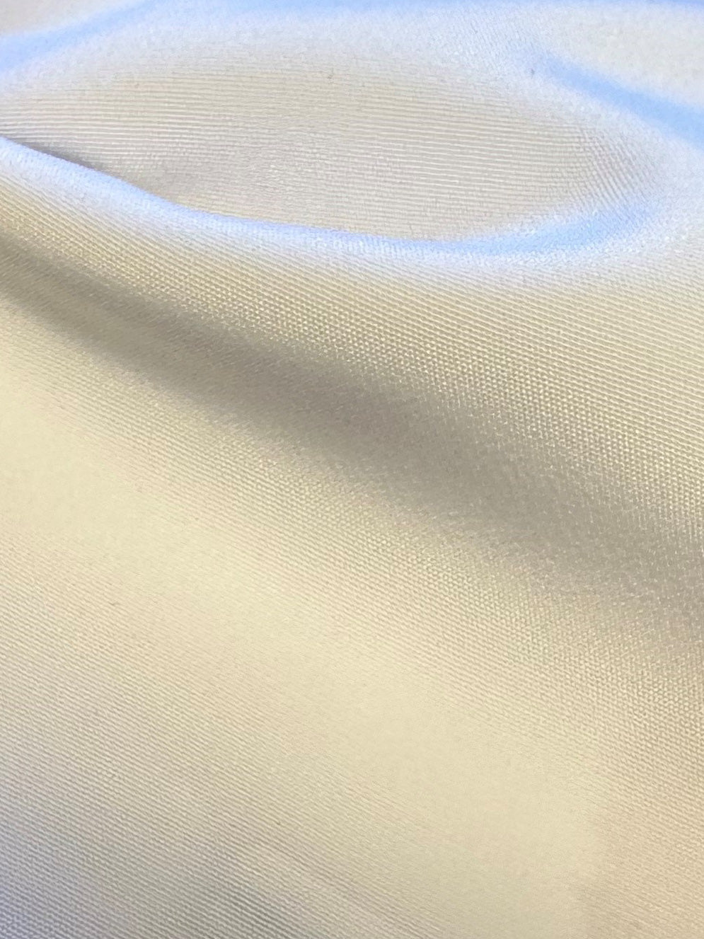 Leichter weißer Polyestersatin – Jamaika