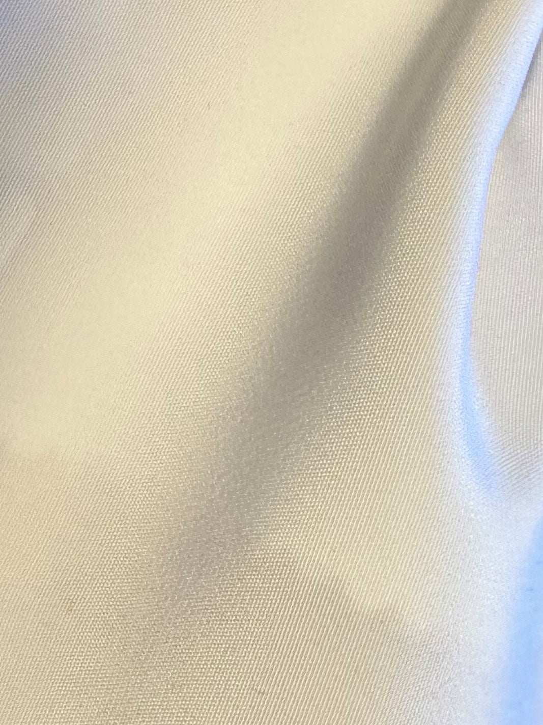 Leichter weißer Polyestersatin – Jamaika