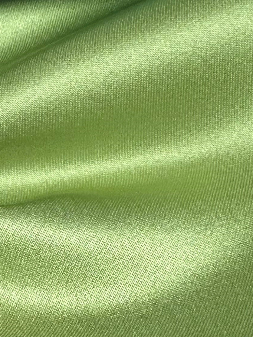 Weidengrüner Polyestersatin – Classique