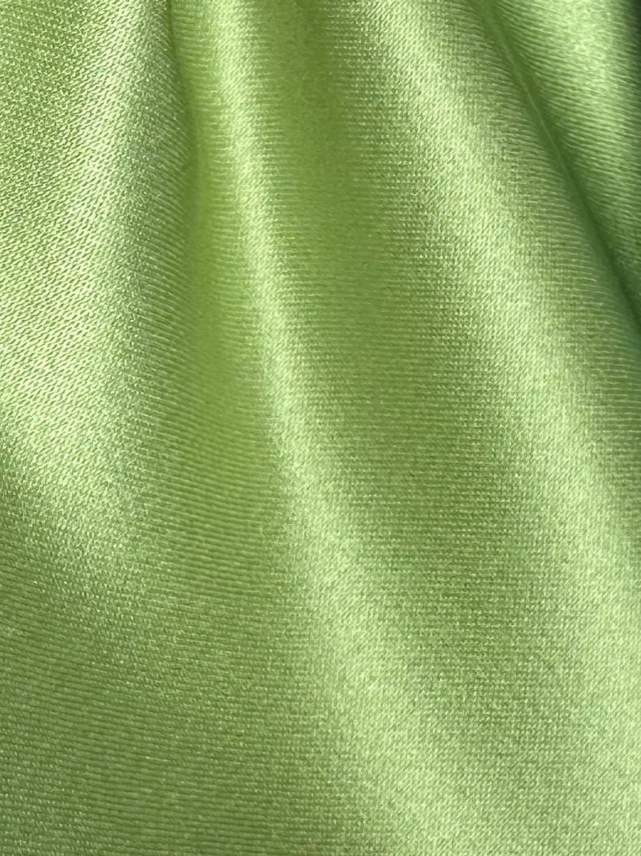 Weidengrüner Polyestersatin – Classique