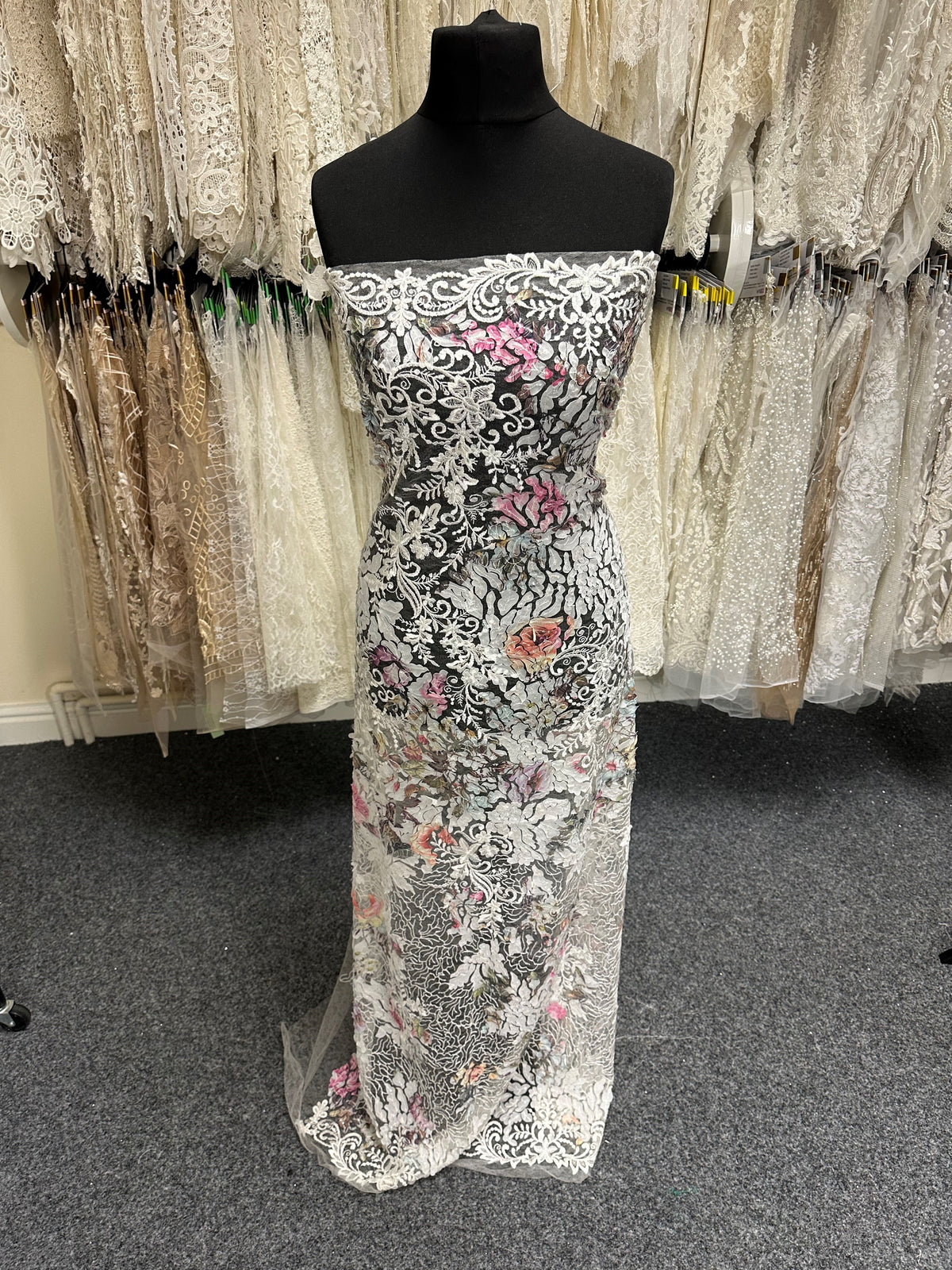 Mehrfarbige Spitze – Glenys