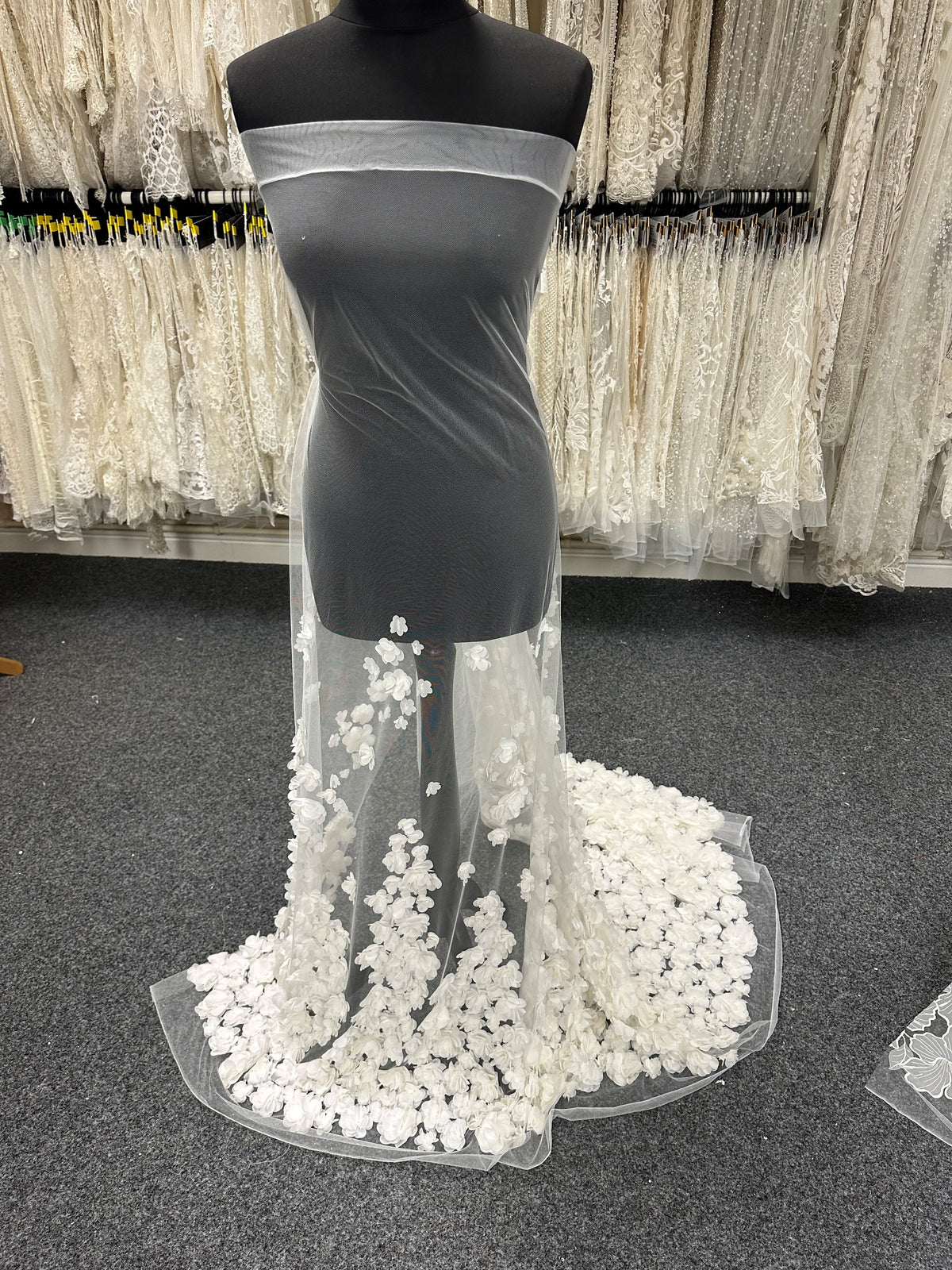 Elfenbeinfarbene 3D-Spitze – Peta