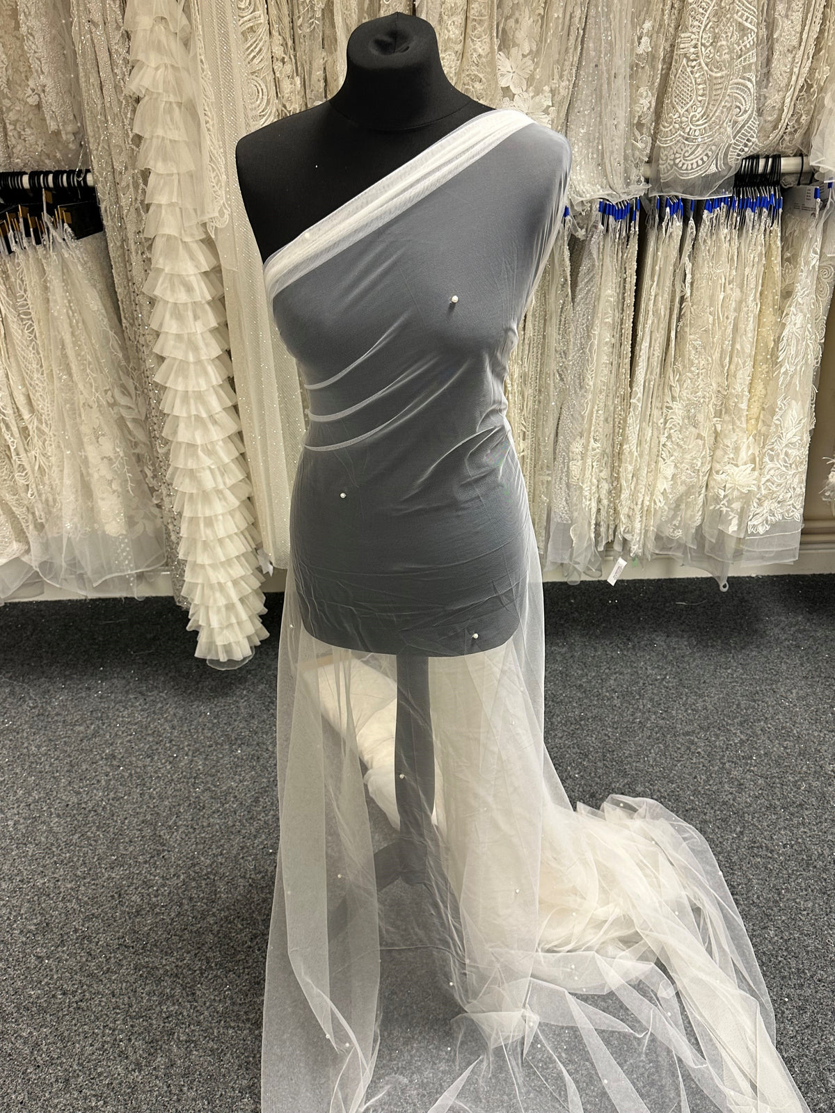 Elfenbeinfarbener Perlentüll – Sultan