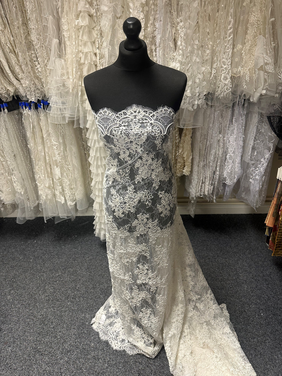 Elfenbeinfarbene Kordelspitze – Meredith