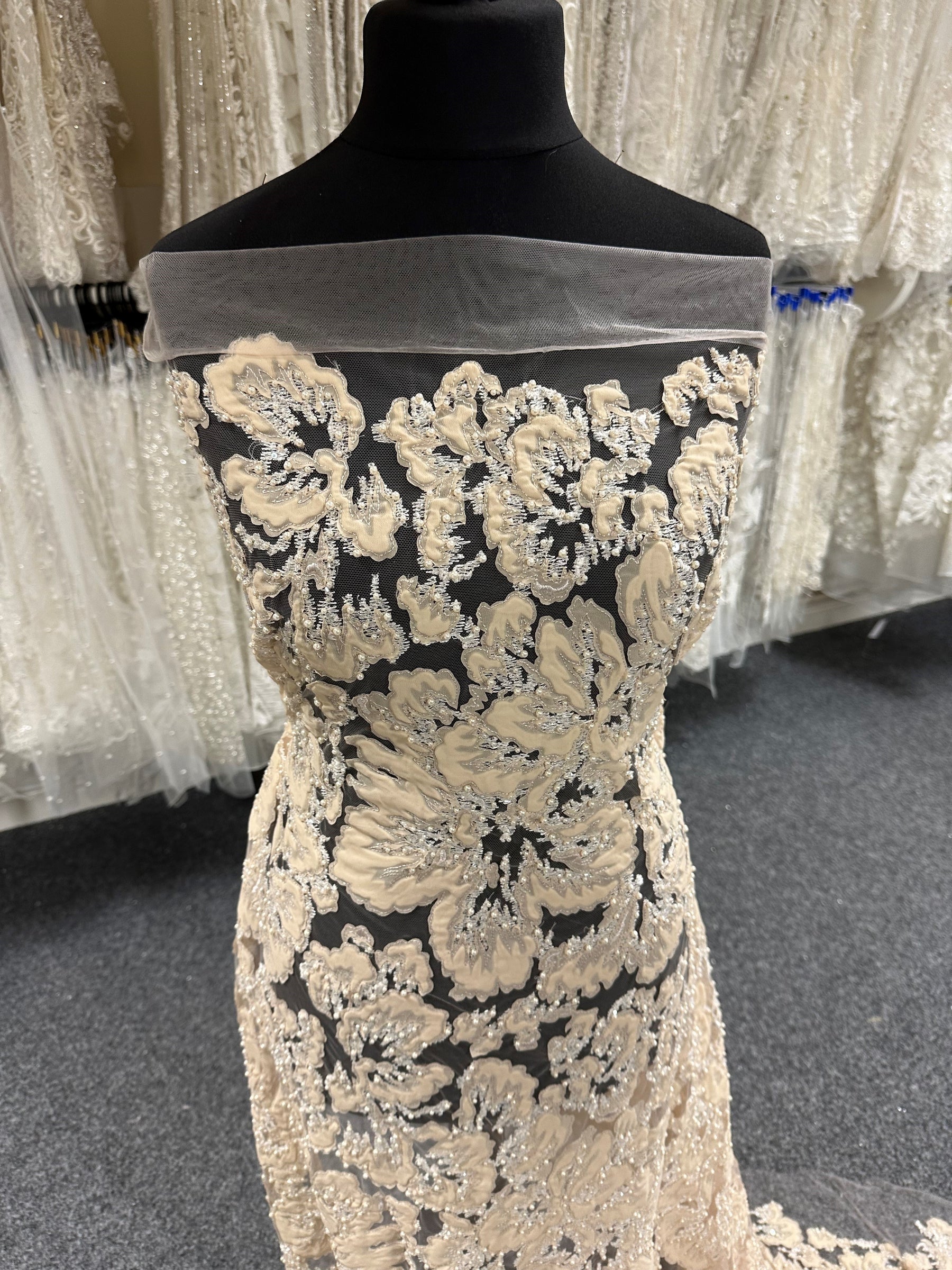 Champagnerverzierte Spitze – Allie