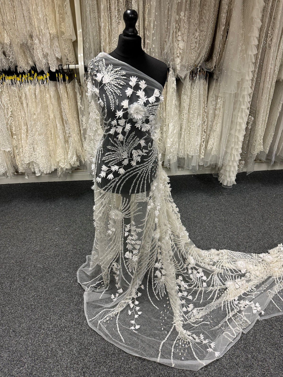 Elfenbeinfarbene 3D-Brautspitze - Winnifred