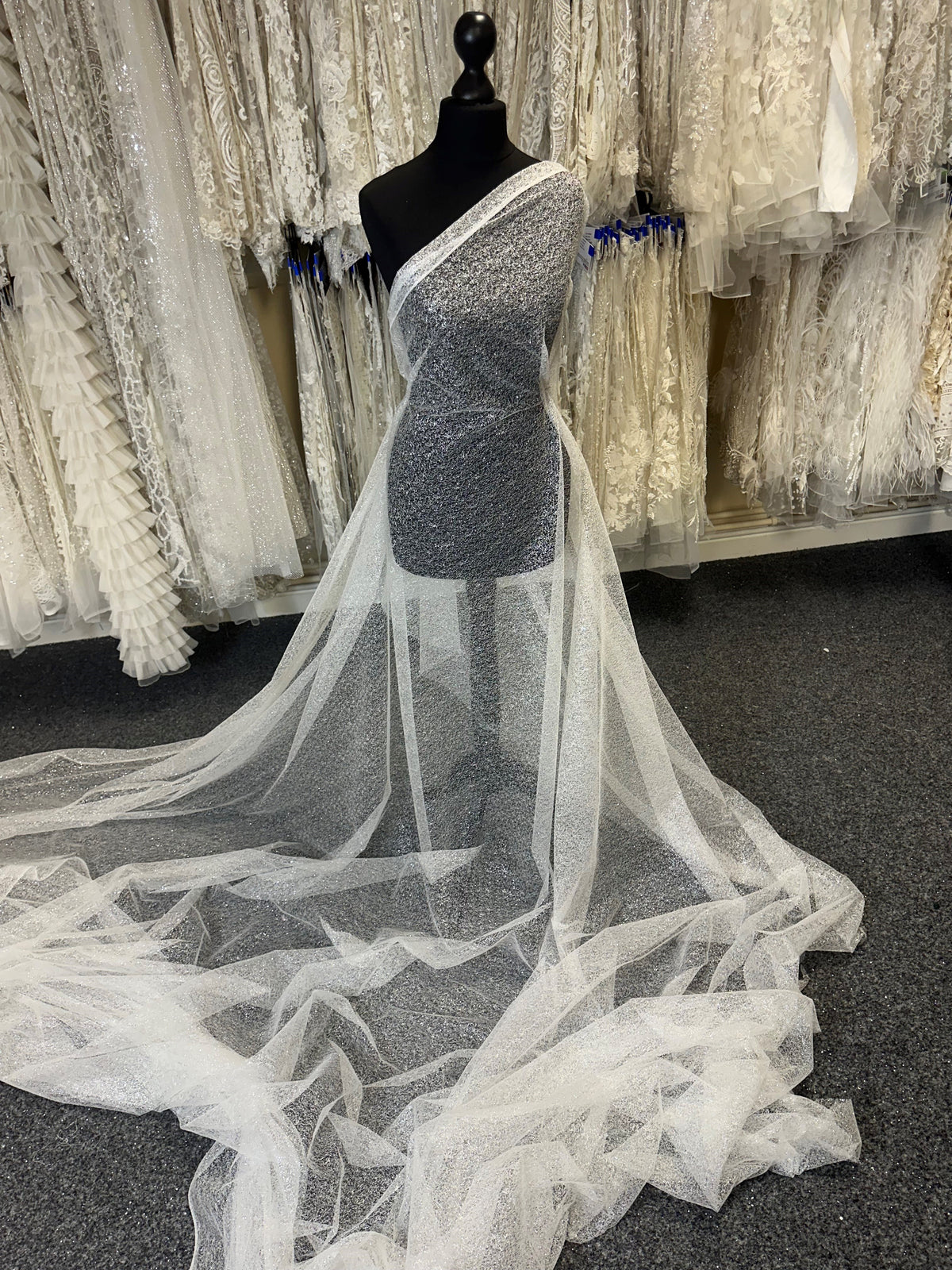 Elfenbeinfarbener Glitzertüll - Saylor