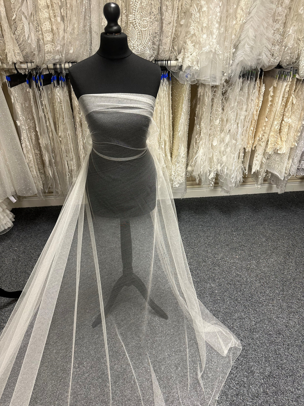 Elfenbeinfarbener Seidentüll - Phenomenon