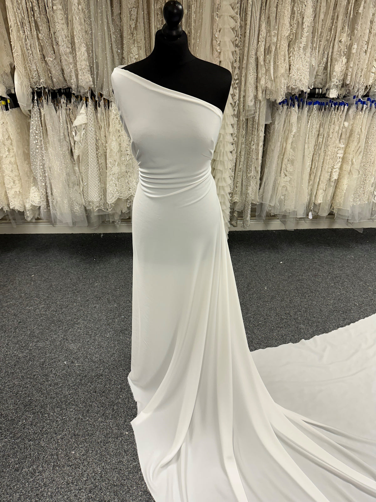 Elfenbeinfarbener Crêpe de Chine – Morality