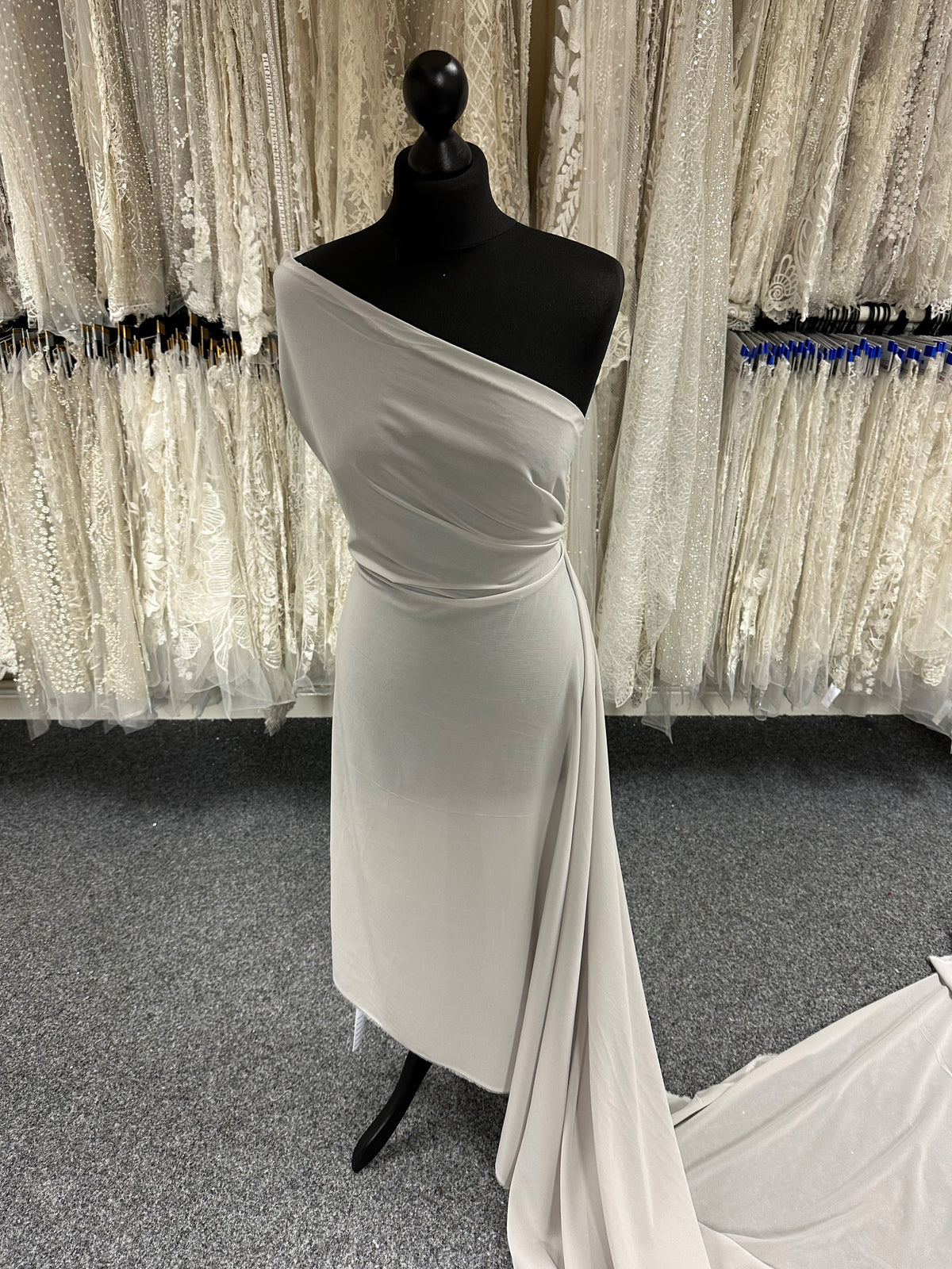 Grauer Polyester-Chiffon-Stoff – Serendipity