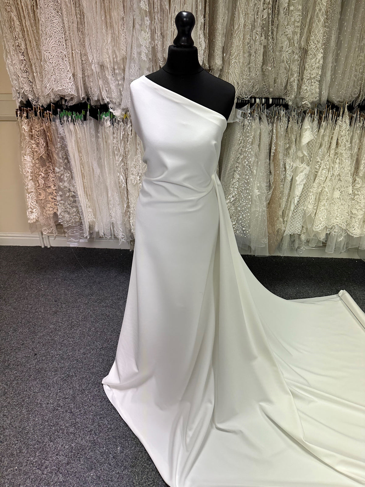 Elfenbeinfarbener gebundener Krepp - Hippodrom