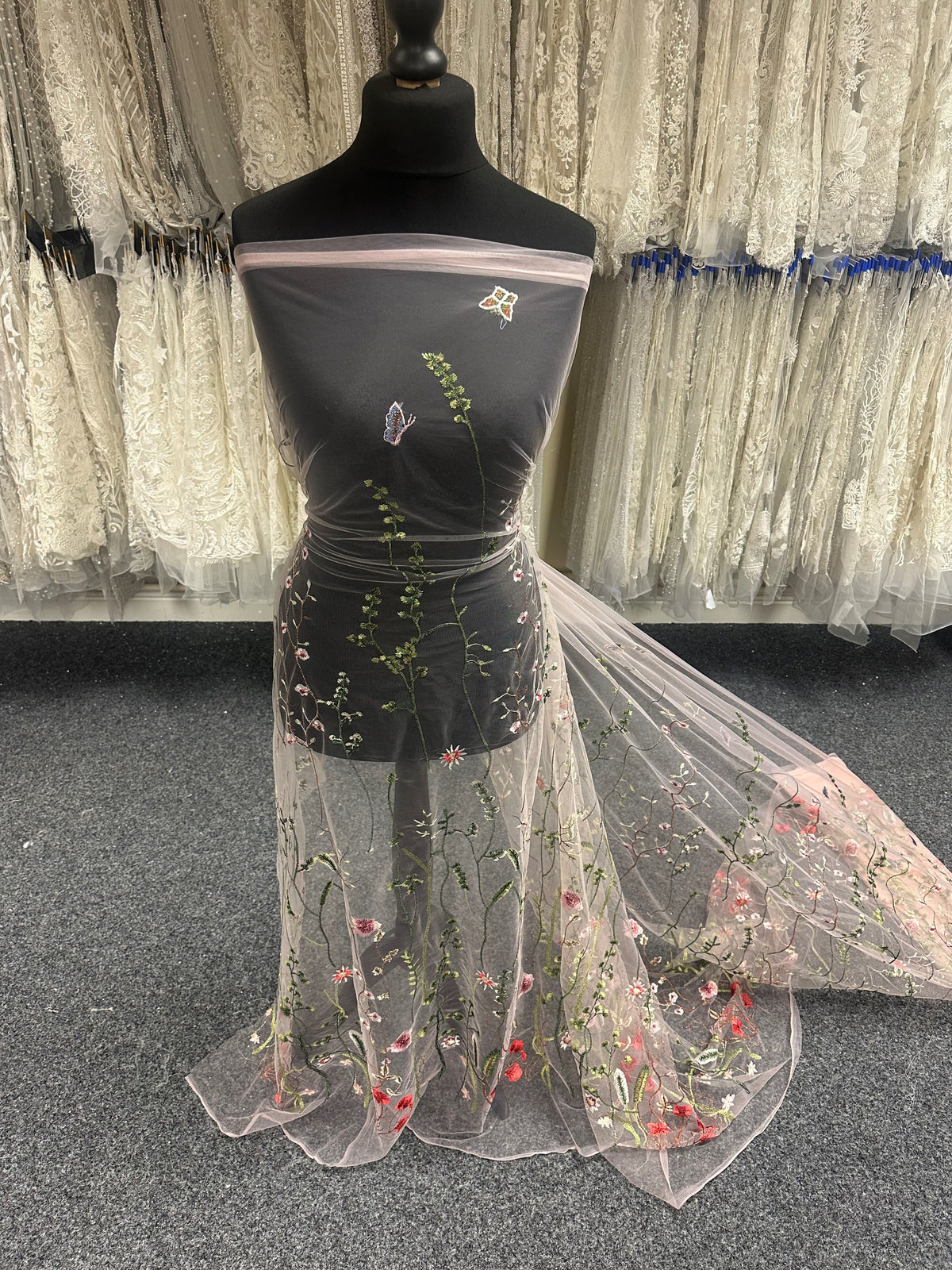 Rosa bestickte Spitze - Sassi