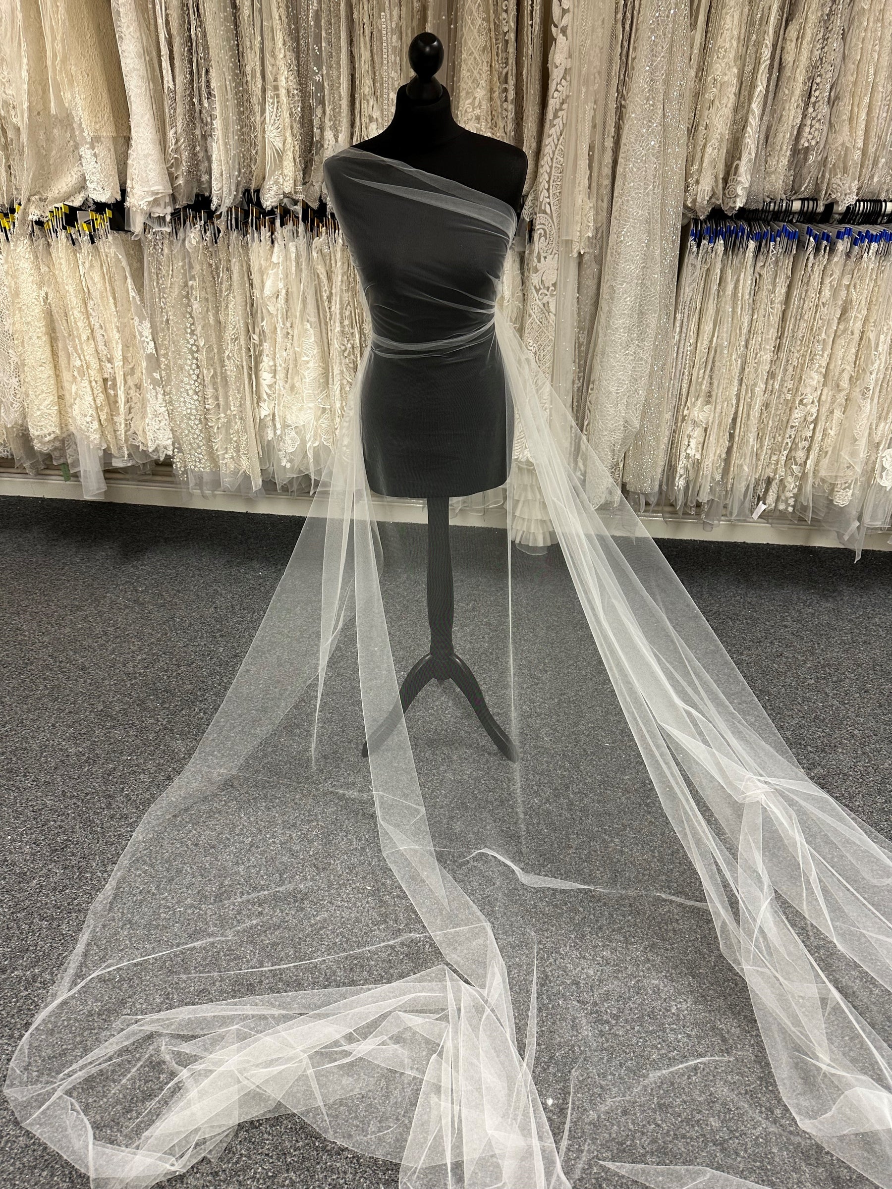 Diamantweißer Brauttüll für Schleier – Romance