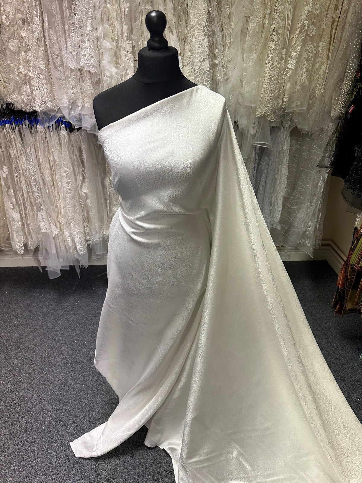 Elfenbeinfarbener Seidenbrokat – Chrysanthemum