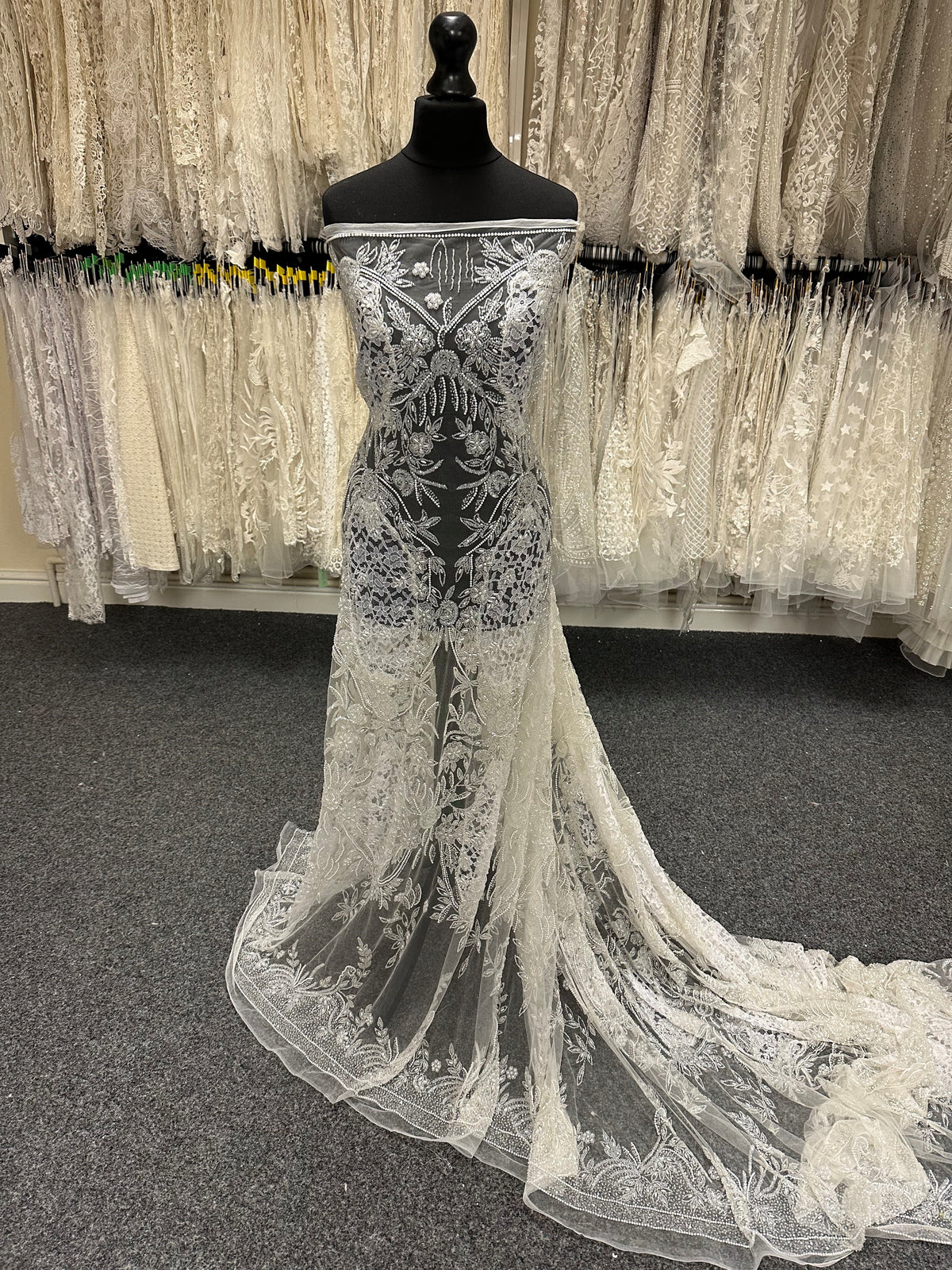 Elfenbeinfarbene Perlenspitze - Kelly