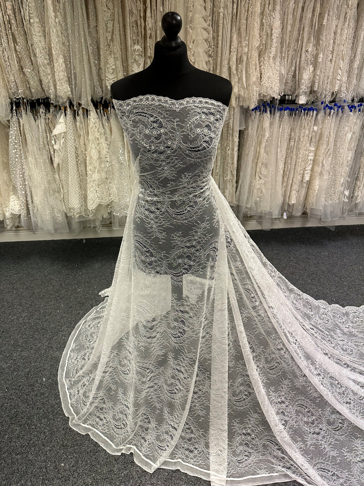 Elfenbeinfarbene Raschel-Brautspitze – Jessie