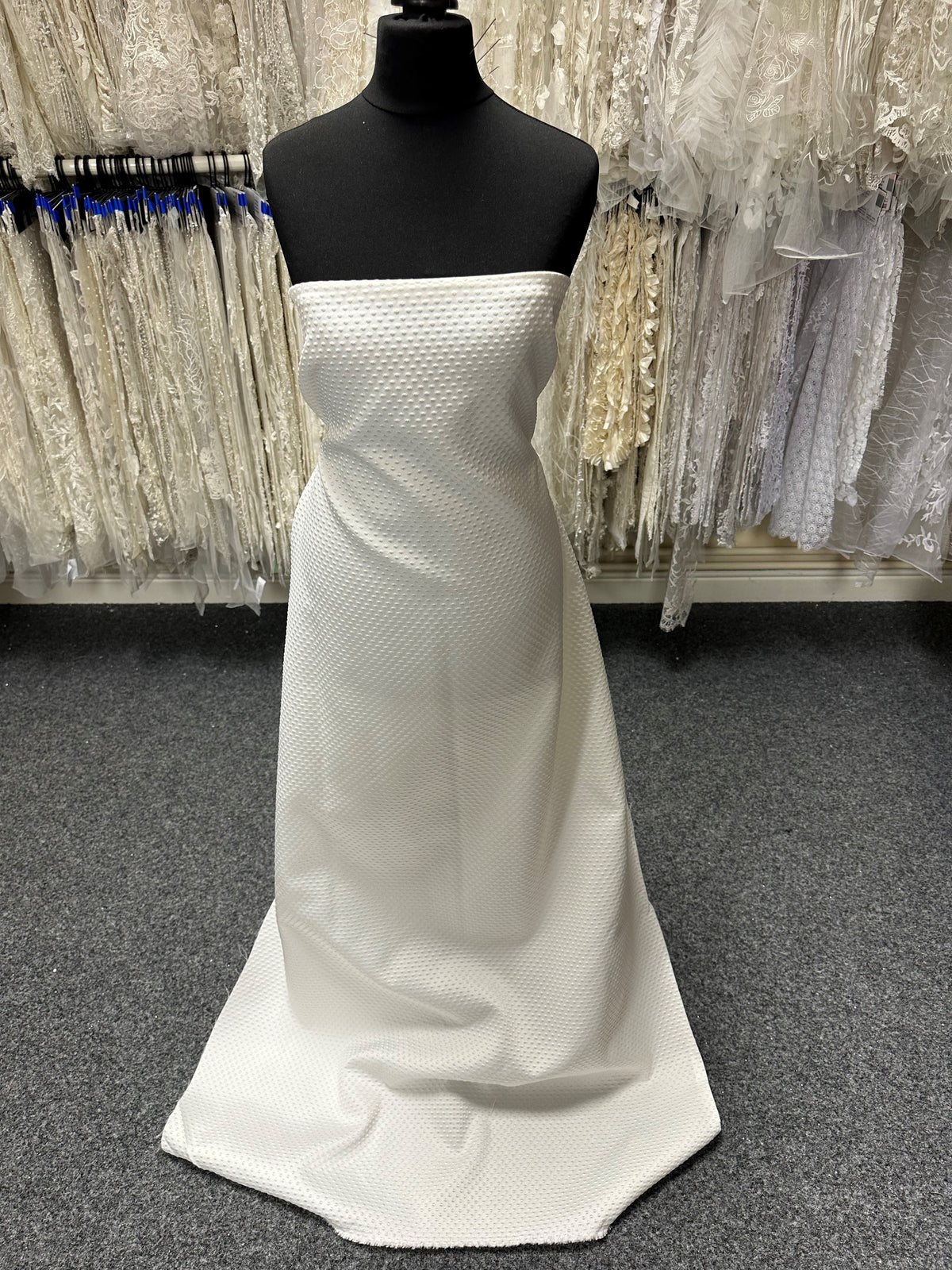 Elfenbeinfarbener Jacquard-Punkt – Perseverance